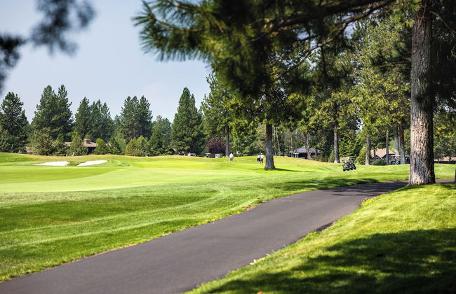 Perfect Basecamp for Mt. Bachelor With Hot Tub - Photo 13