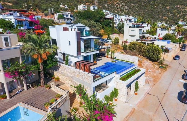 Luxurious 3 bed Villa Located in Kasantalya Turkey With Private Pool and gym - Photo 36