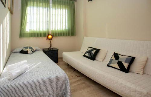 Caleta, ático, 3 dormitorios frente al mar, by Bookindenia - Foto 12