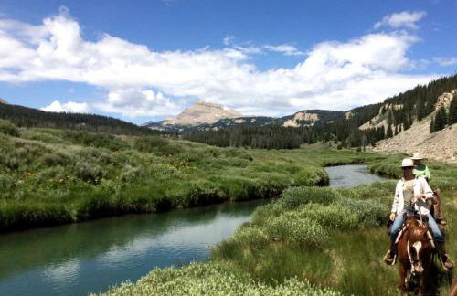Charming Alpine Log Cabin for Family Vacation near Cora, Wyoming - Photo 5
