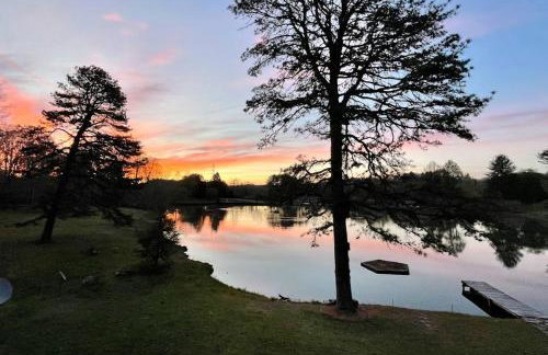 Lakefront Cabin & Cozy Lakeview Cottage - Foto 27