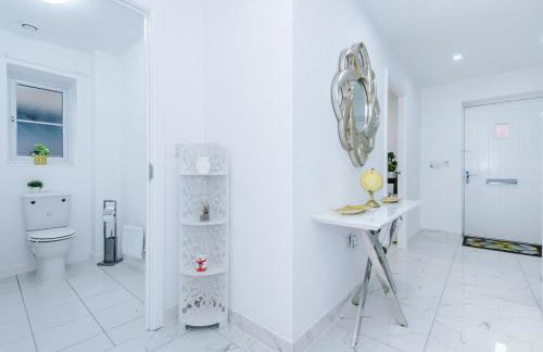 LUXURY 3 BEDROOM HOUSE Close to Manchester Center - Foto 47