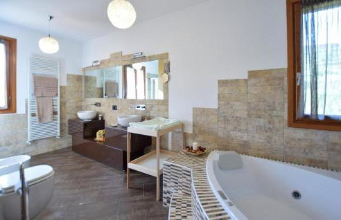 Cozy Apartment In Santa Maria A Monte - Foto 29