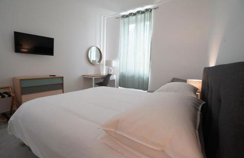 Cosmo 38 Luxury Apartments - Free Parking - Photo 23