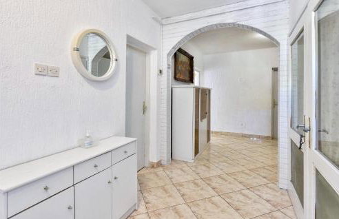 Awesome Home In Nespes - Foto 21