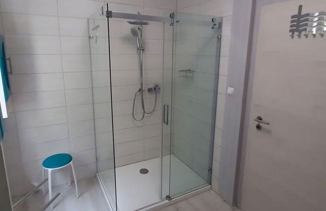 Lakeside Comfort With Garden - Foto 21