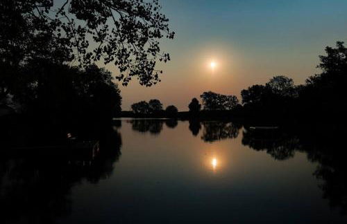 Secluded Waterfront A-Frame Cabin w/ Pvt Lake - Foto 29