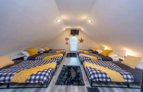 Family Beach Retreat w/Fun Loft Space, Firepit - Foto 12