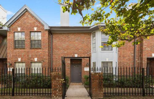 Modern Montrose Townhome Sleeps 10 Walk to Dining & Downtown - Foto 35