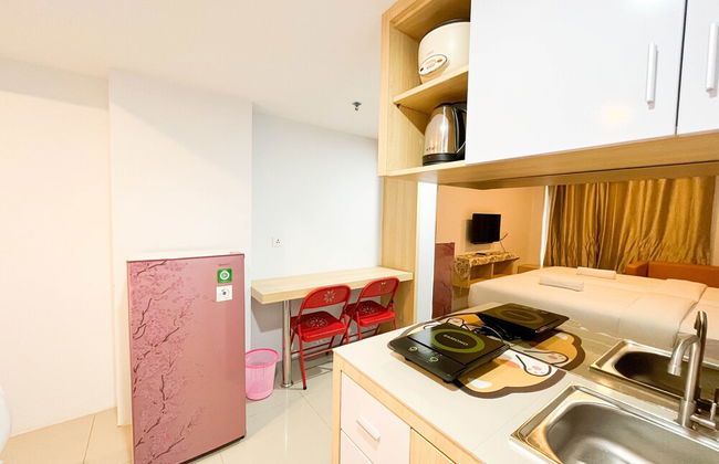 Homey And Cozy Studio At De Prima Apartment - Foto 5