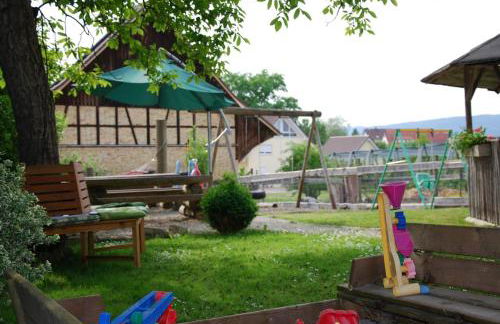 FERIENHOF KATZENMAIER, Bauernhof- und Familienurlaub am BODENSEE, großzügig wohnen, MESSENAH und teils BARRIEREFREI, Spielangebot für drinnen und draußen, Parkplatz am Haus, gute ÖPNV-Anbindung - Foto 23