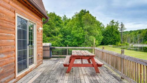 5 Mi to Jay Peak Resort Cabin with Pond Access! - Foto 2