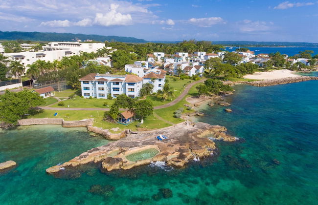 Point Village Studios and Suites - Photo 62