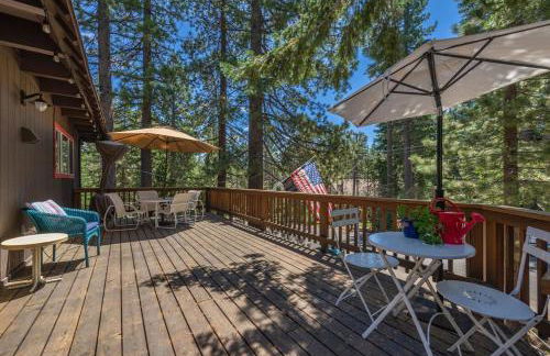 Chamberland retreat-Hot Tub, Pool Table, Movie & Ski - Photo 9