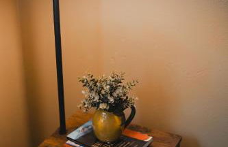 Cabin Minutes to Mt Rainier - EV, HotTub, 2 Queen and Twin - Photo 12