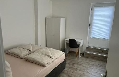 Eine modern renovierte Wohnung mit Balkonterrasse. - Foto 7