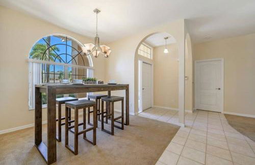 Paradise Escape Luxury Pool w/Game Room King Bed - Foto 22