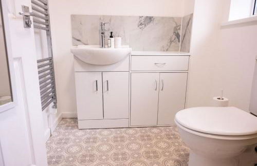 Conyngham Villa, Luxury Detached House, 6 Beds, 4BR,Large garden, Parking - Sleeps 8 - Foto 31