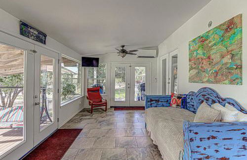 Waterfront 3BR Retreat - Pool & Hot Tub - Foto 36