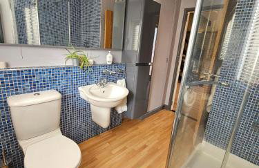 Dog-Friendly Country Home, Woodburner, Private Fields & Hot Tub! - Photo 48