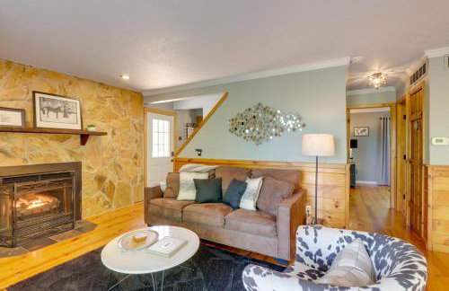 Blue Ridge Getaway with Hot Tub and Seasonal View! - Foto 6