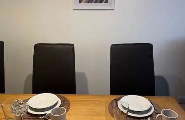 Substantial 5 Bed Townhouse - Foto 8