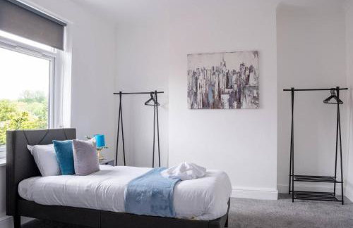 Recently renovated stylish home parking - Pass the Keys - Photo 31