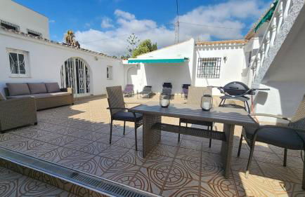 Villa with pool and barbecue on the Costa Blanca - Photo 23