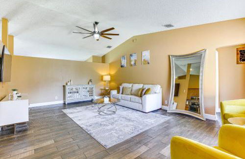 Near Beaches Pet-Friendly Sunrise Escape with Patio - Foto 4