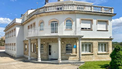 Casablanca Hotel Studios - Photo 2