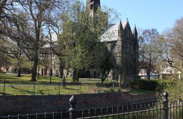 Apartment 4 - striking, 2 bedroom luxury apartment - close to town, mainline rail & theatre - Photo 38