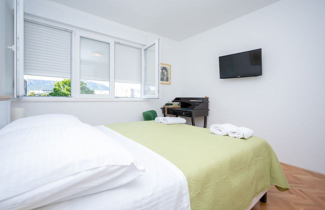 Billie Holiday apartment with balcony - Photo 9