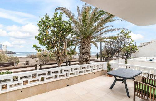 Home2Book Stunning Sea Front Apartment La Garita - Foto 32