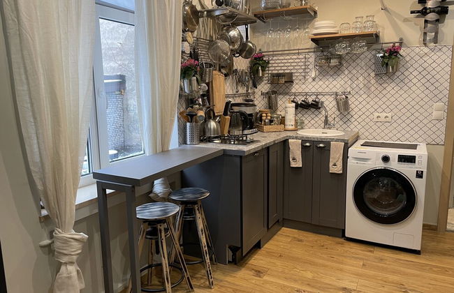 Cozy 1Br Apts with Yard and Parking - Photo 22