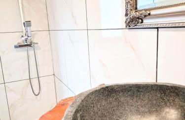 Otter 3 Lodge -Jungle Inspired -Dog Friendly -Private Hot Tub -Warminster-Bath-Salisbury - Foto 13