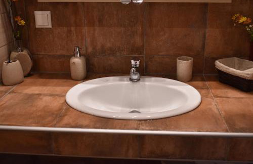 Konaki Guesthouse - Photo 32