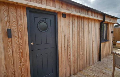 Humberston Boathouse Lodge & Hot Tub - Cleethorpes Beach Cabin Chalet - Foto 26
