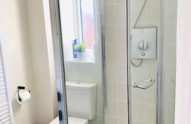 Stylish 3 Bed Semi Trentham Stoke on Trent - Foto 18