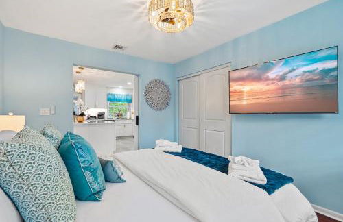 Chic 4BR Htd Pool, 5 min to beach, PAC-MAN, Games - Foto 44