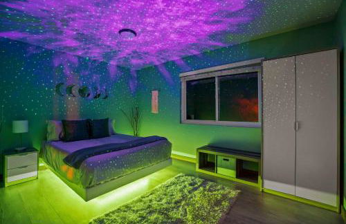 Neon Moon An Elevated Experience w Pool and Spa - Foto 9