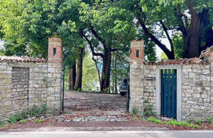 Luxury Lakefront Villa on Lake Maggiore with Private Beach - Photo 9