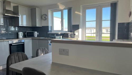 Saltwater Chalet - Photo 3