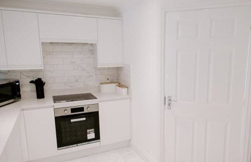 Apsley Way, 5 bed 4 bathroom house - Foto 28