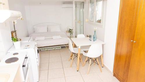 Dimitra's cosy studio in old town with backyard - Foto 5