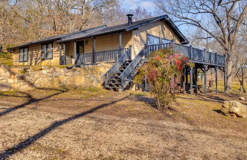 Hike, Fish and Explore Family Cabin in Sulphur! - Foto 27