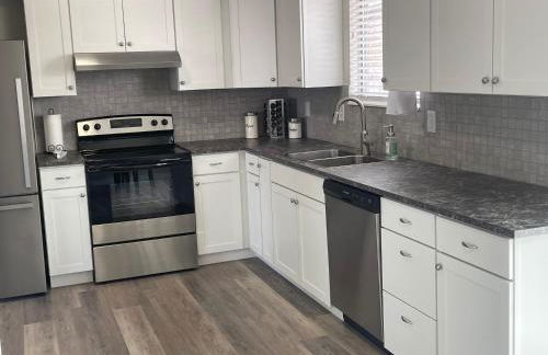 Ray's Place - Photo 2