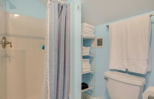 Lakefront Home with Hot Tub and Dock in Cross Hill! - Foto 30