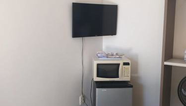 Kitnet espaçosa e bem localizada - Próximo ao lago e centro de eventos - Foto 5, minibar