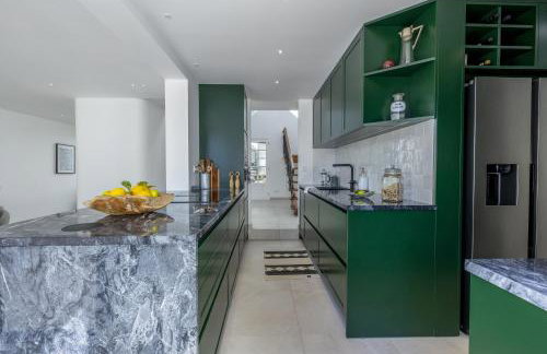 Vila Golfinho, with heated pool, rooftop lounge and ocean views - Foto 11