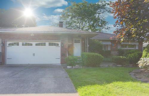 Sideline Sanctuary: Cozy Nights, Game Day Lights - Foto 50